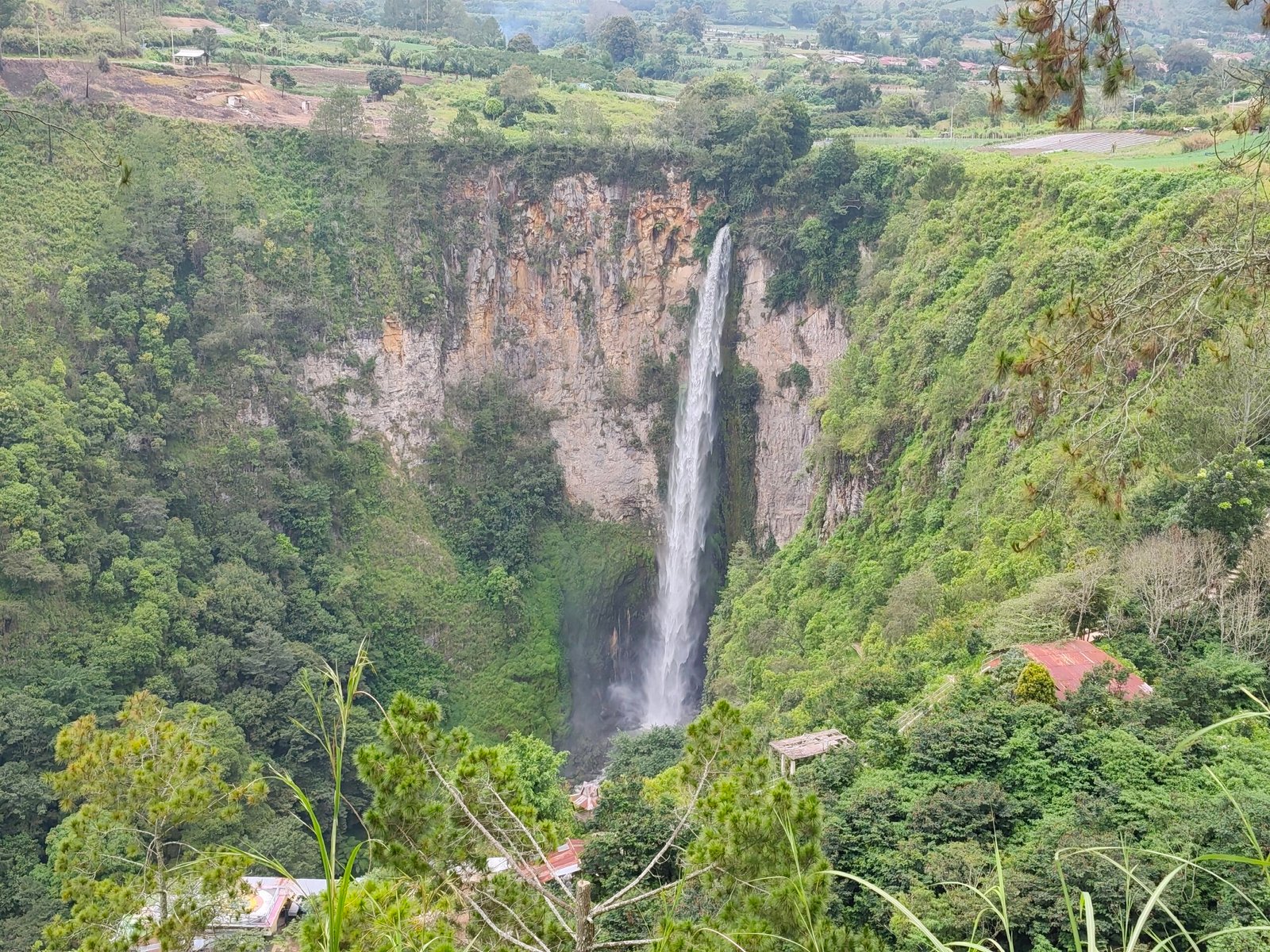 Sipiso piso waterfall Sipiso piso waterfall